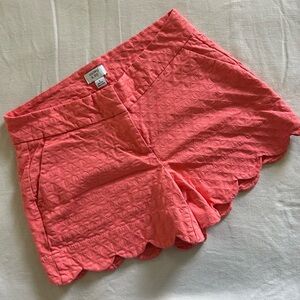 Crown & Ivy shorts scalloped edge coral size 2